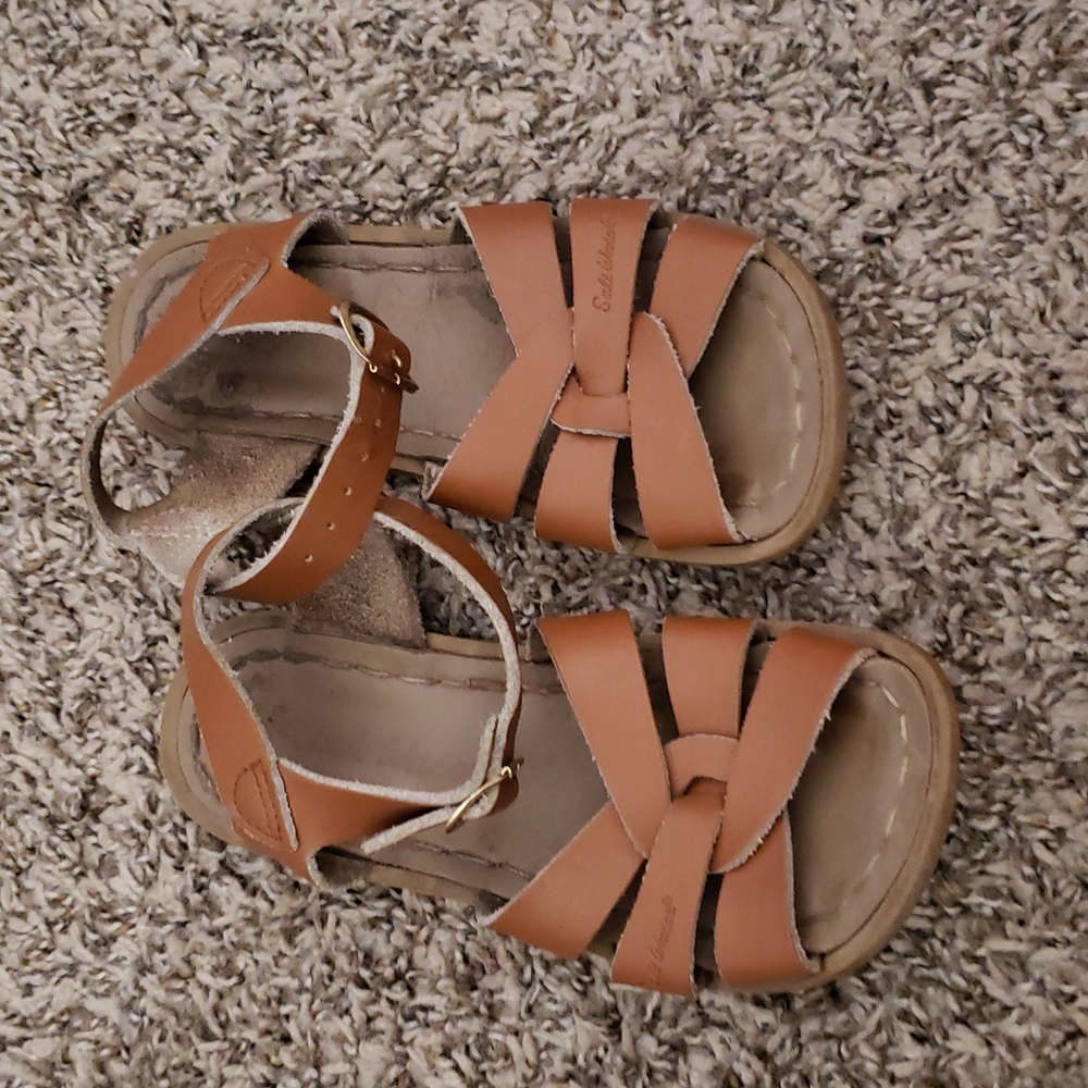 Girls Tan size 11 salt water sandal
